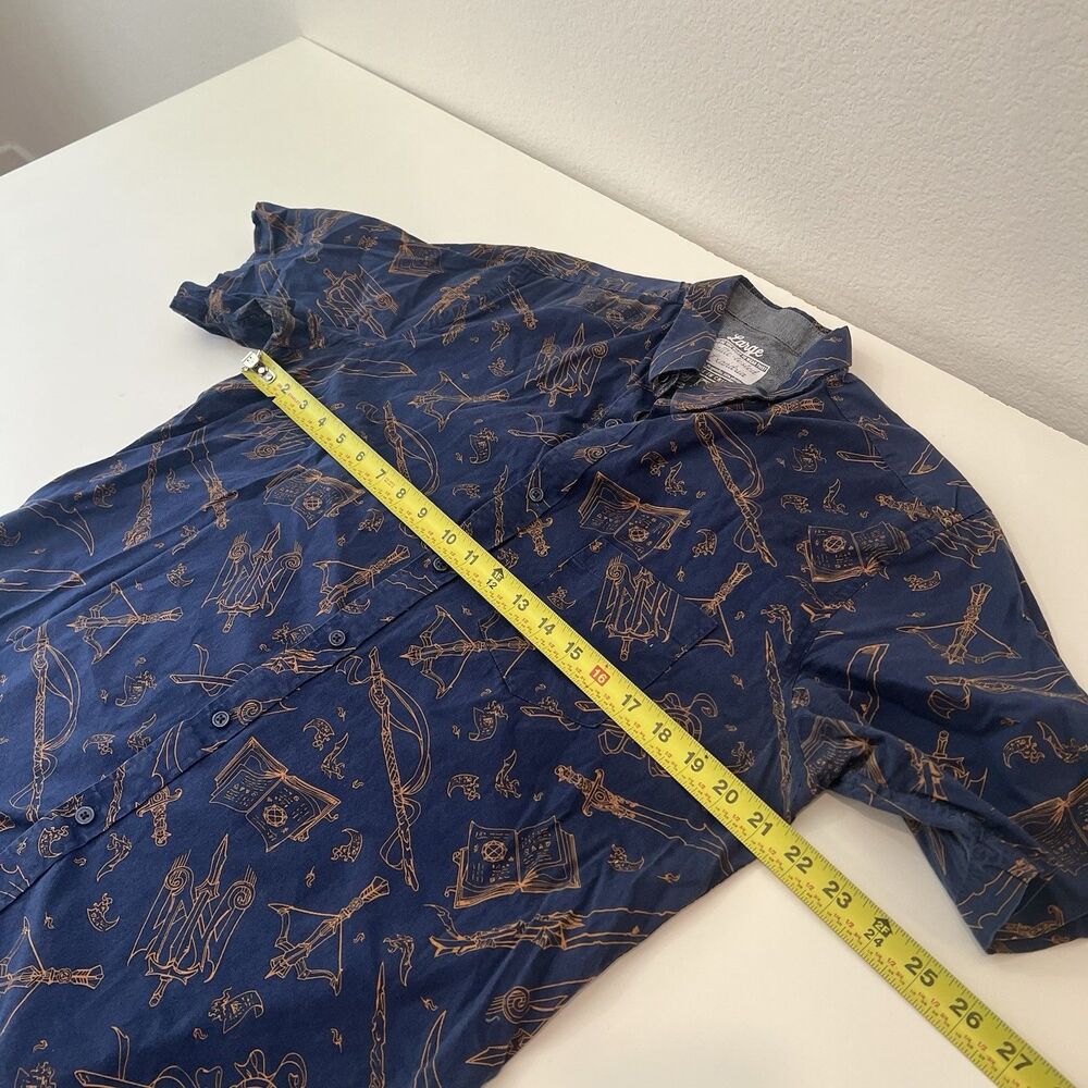 Critical Role Mighty Nein Weapons Button Up Short Sleeve Shirt Size Large Navy - Picture 6 of 7